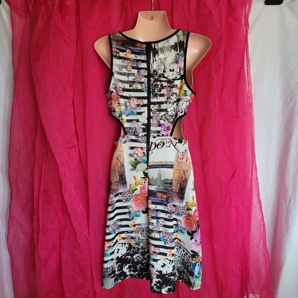 Just Love London Cutout Dress - Picture 6 of 9